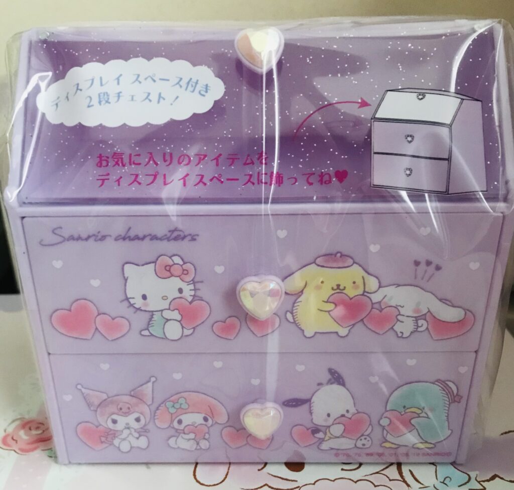 サンリオキャラクターズ サンリオポイント で交換できる ディスプレイスペース付き2段チェスト ポムポムプリン新聞